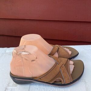 privo 79202 Women’s Brown Leather Slide On Sandals Size 8M